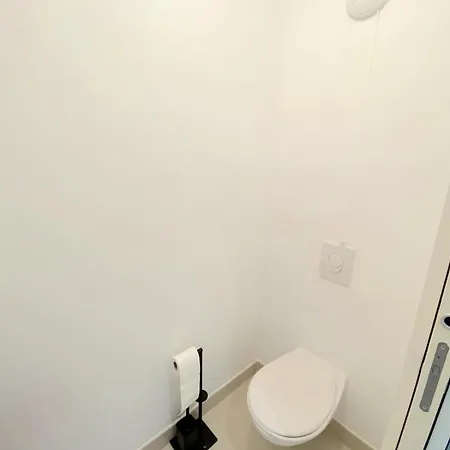 T2 Neuf Centre Avec Garage *